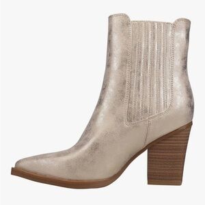 NWT Elegant Silver Ankle Boots